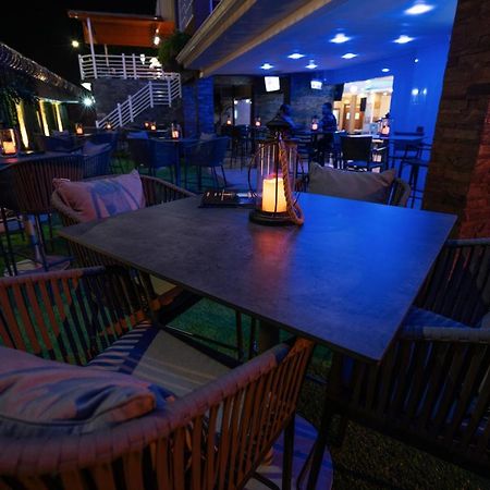 Runway Hotel Piarco Ngoại thất bức ảnh
