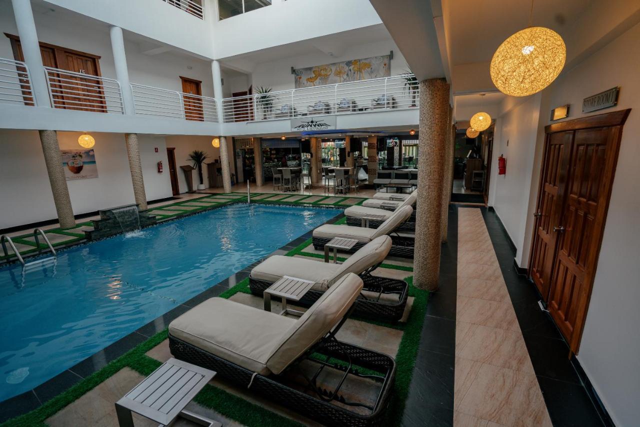 Runway Hotel Piarco Ngoại thất bức ảnh