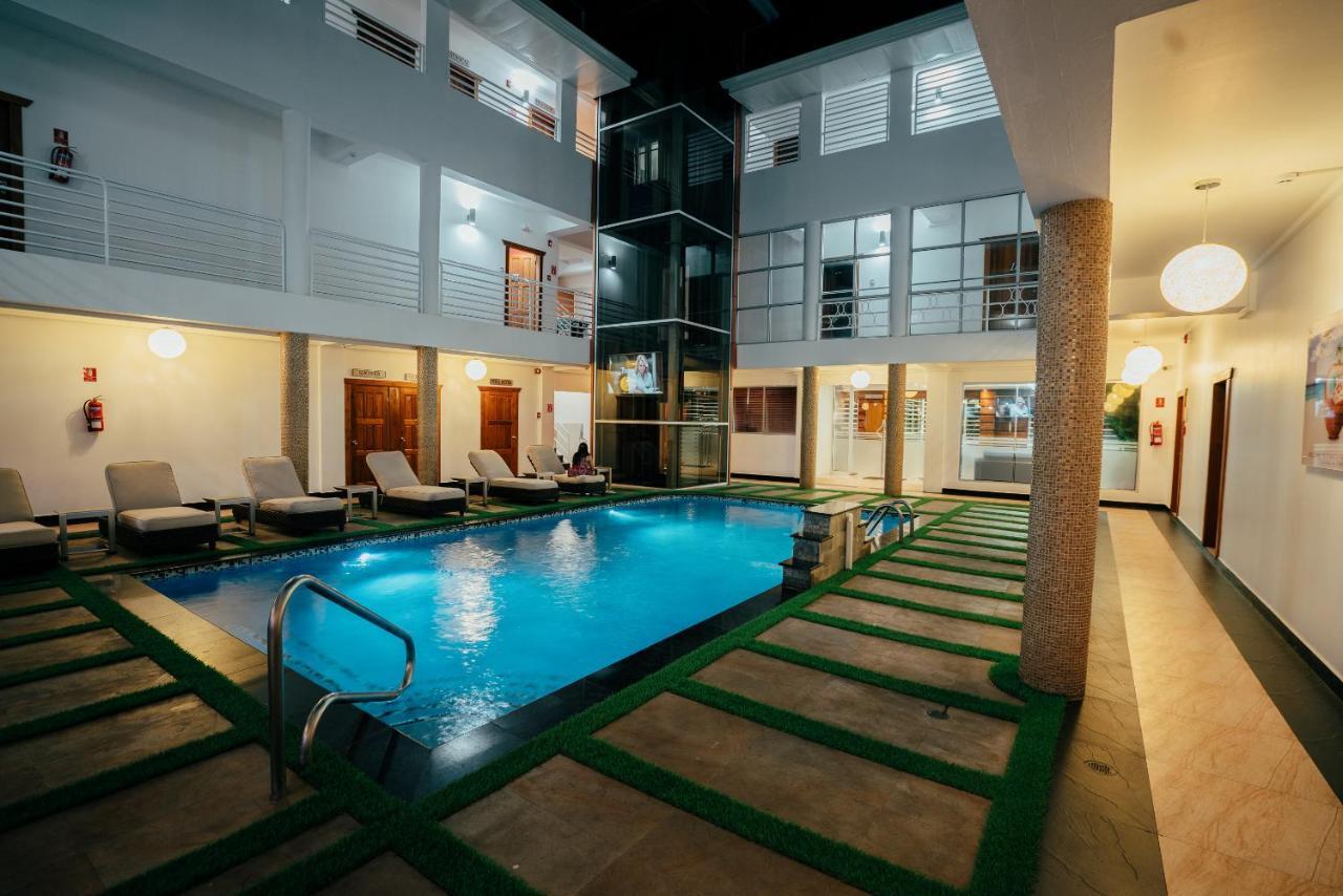 Runway Hotel Piarco Ngoại thất bức ảnh