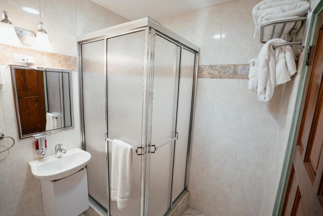 Runway Hotel Piarco Ngoại thất bức ảnh