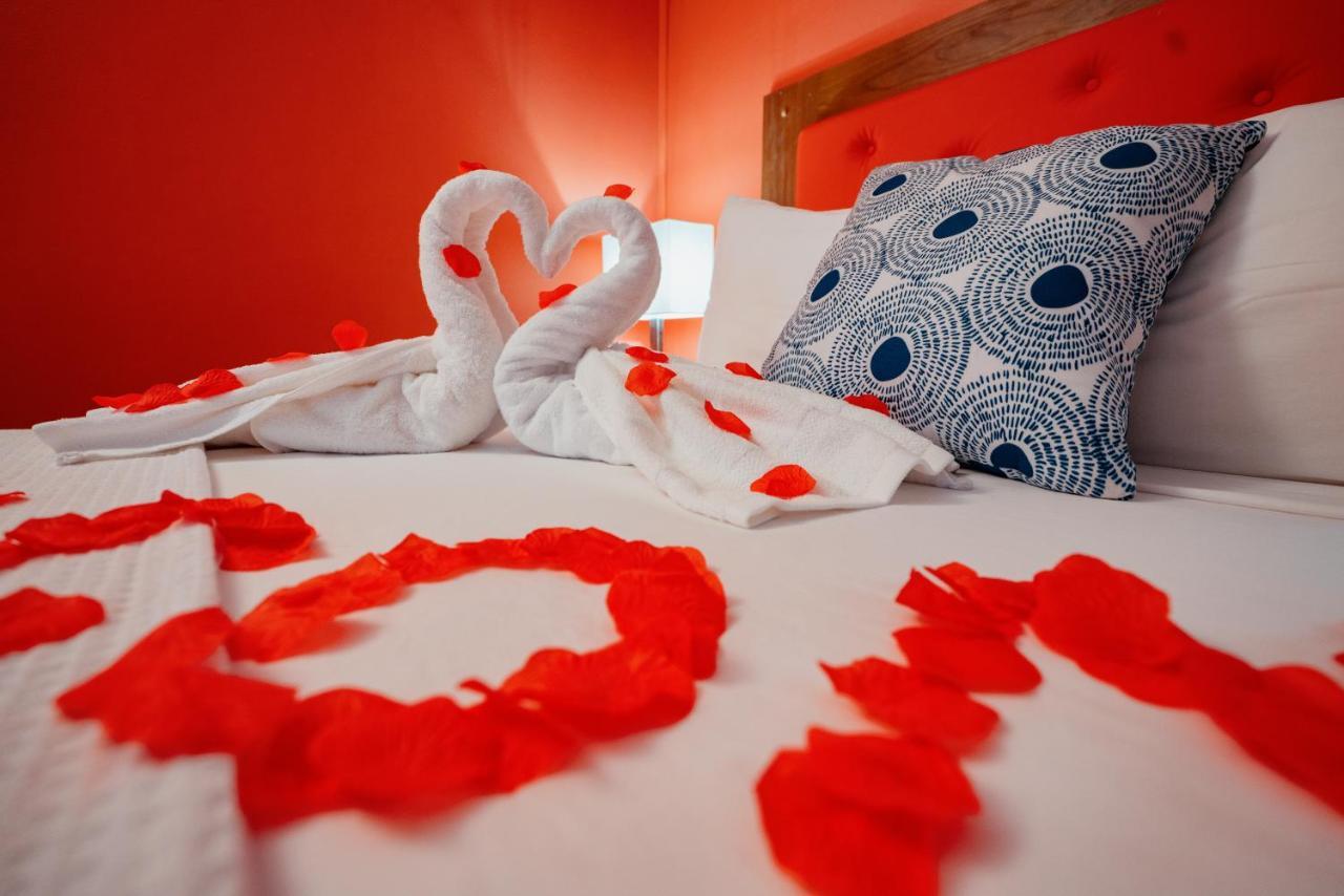 Runway Hotel Piarco Ngoại thất bức ảnh
