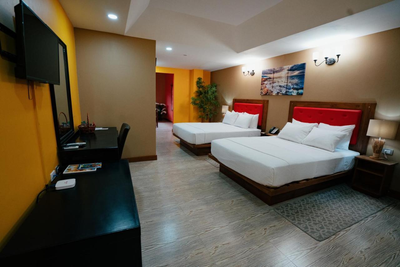 Runway Hotel Piarco Ngoại thất bức ảnh