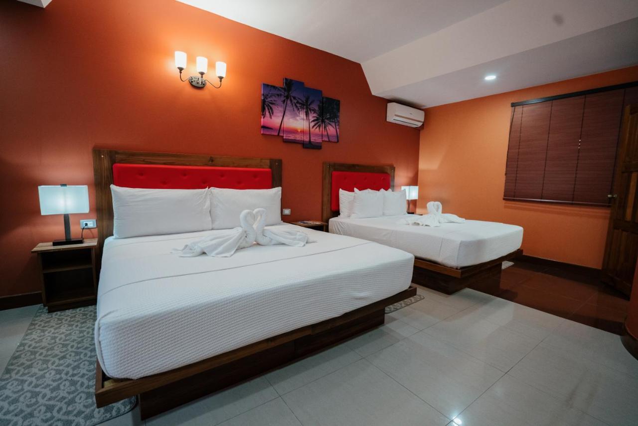 Runway Hotel Piarco Ngoại thất bức ảnh