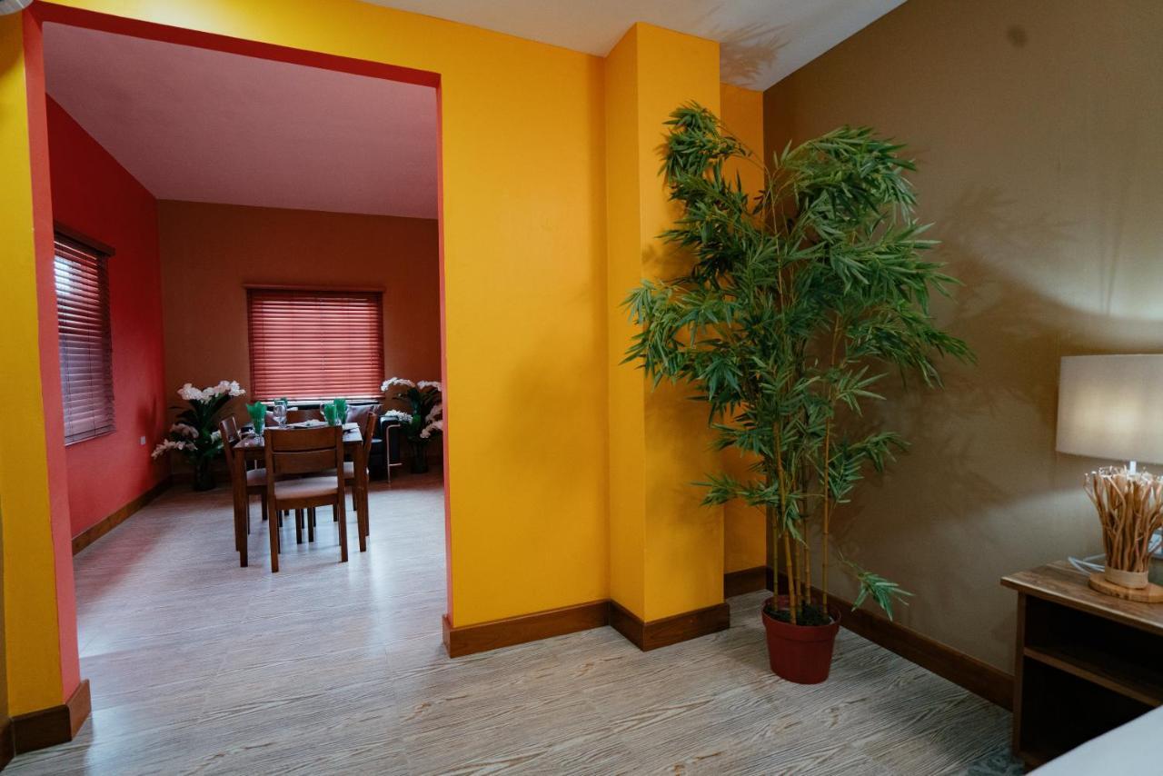 Runway Hotel Piarco Ngoại thất bức ảnh