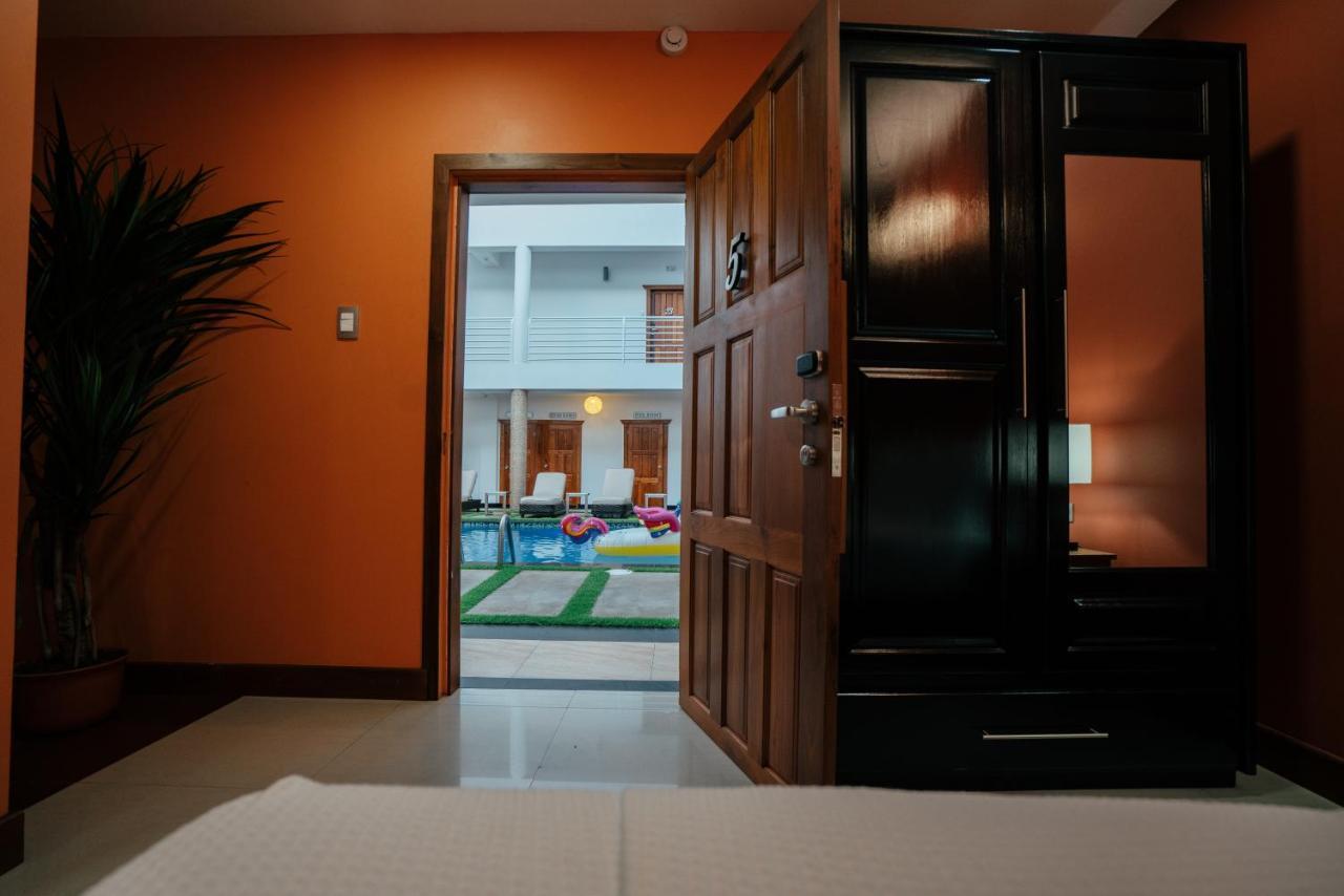 Runway Hotel Piarco Ngoại thất bức ảnh