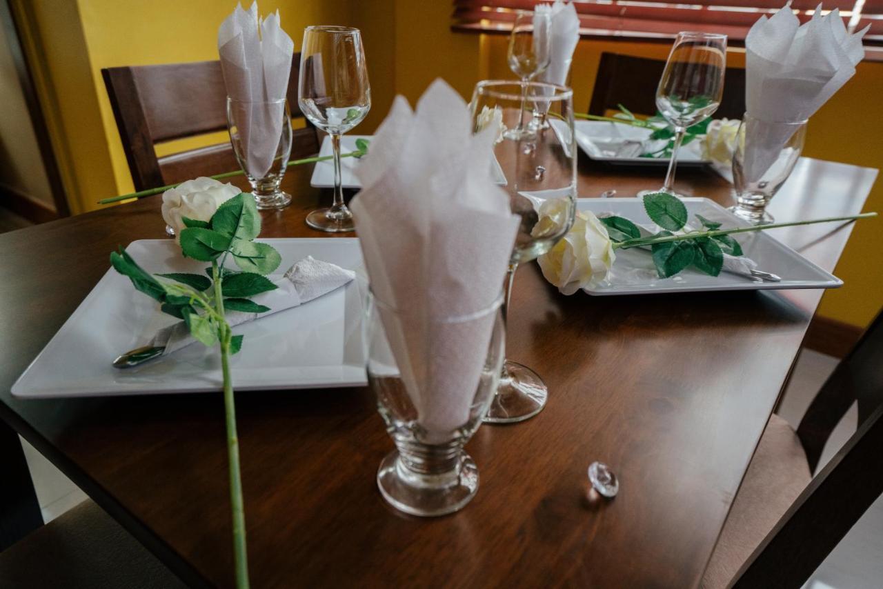 Runway Hotel Piarco Ngoại thất bức ảnh